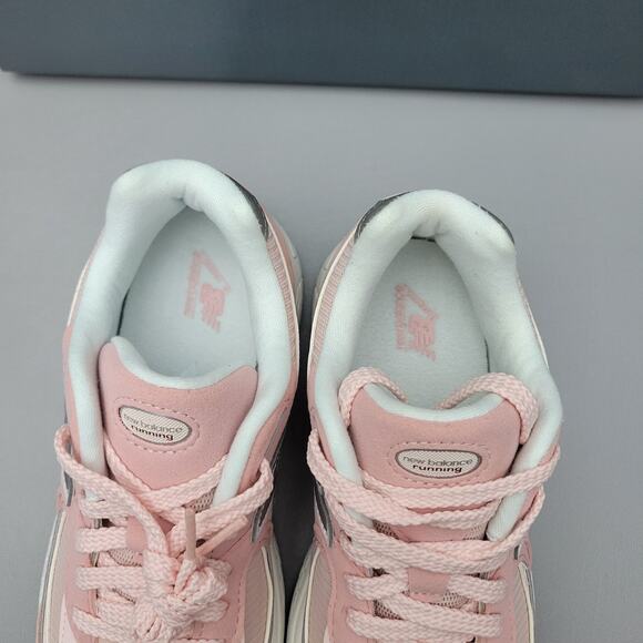 New Balance 2002R Pink Sand Sneakers GC2002SK GS Youth Size 4 Womens 5.5 - Picture 5 of 11